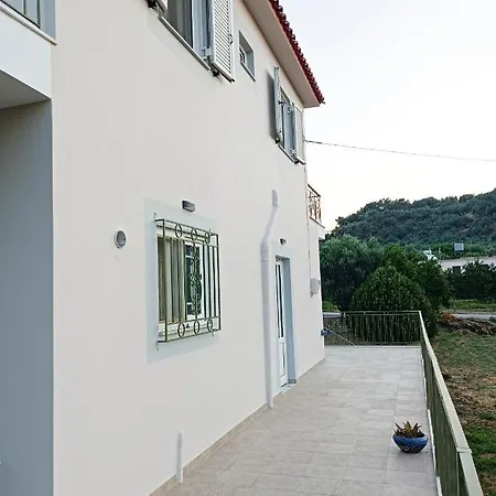 Zoi's Hοuse.vacation In Mani Near Ferienhaus