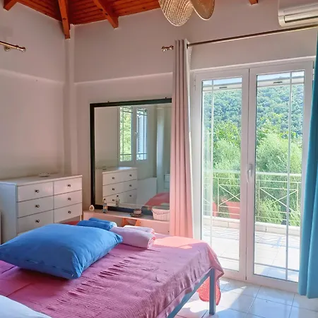 Zoi's Hοuse.vacation In Mani Near 瓦西